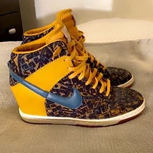 Nike Sky Hi Dunk women’s size 7.5 mustard & navy